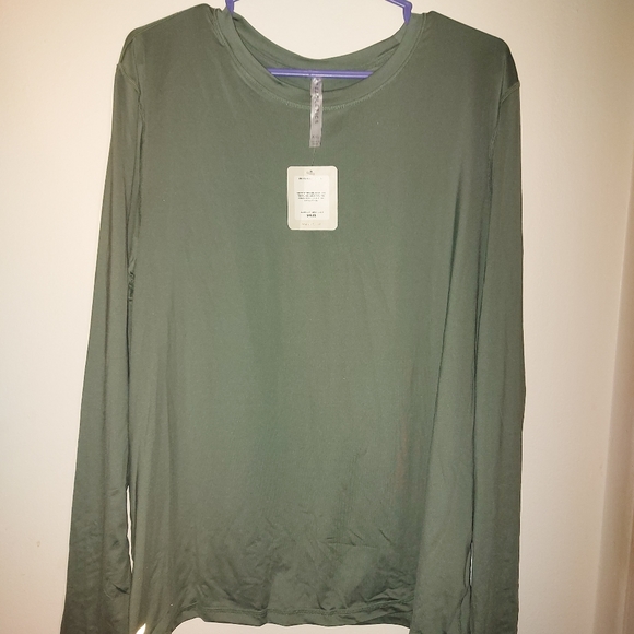 NWT Fabletics Phoenix Lite Long Sleeve Top Smoke Green - Picture 4 of 6